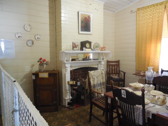 Dining room display gallery image
