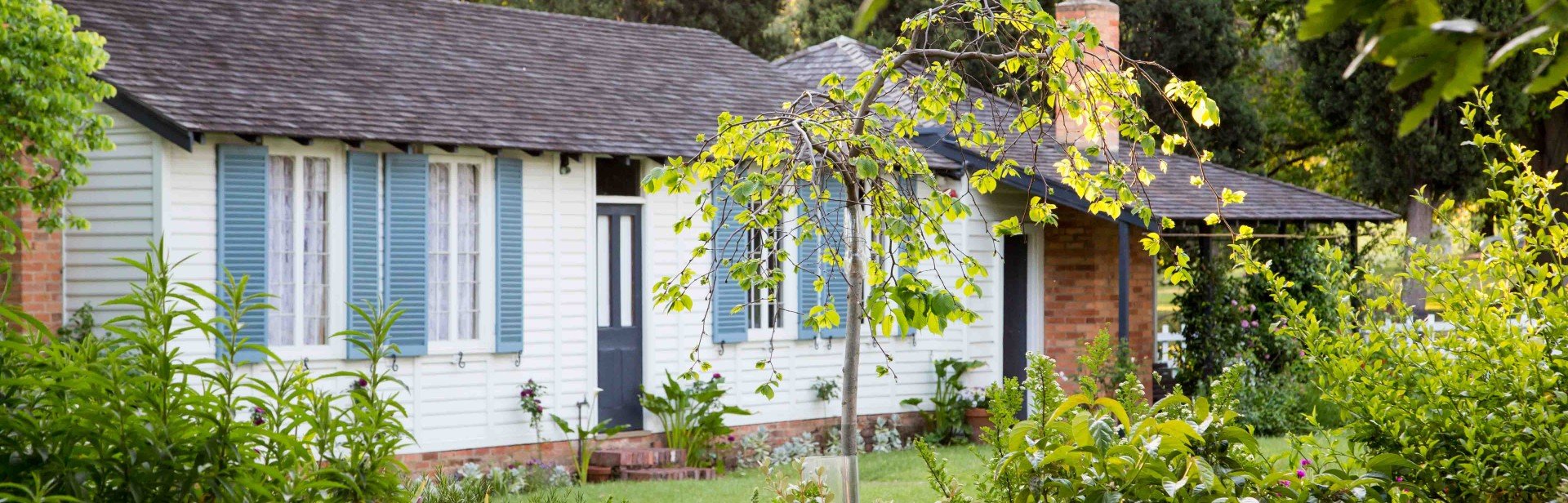 La Trobe’s Cottage garden banner image