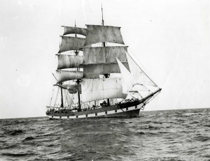 The Polly Woodside used to be called Rona. This is the Rona sailing in 1914.