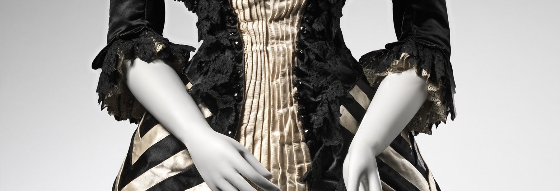 Dinner Dress 1880 c. Costume collection banner image