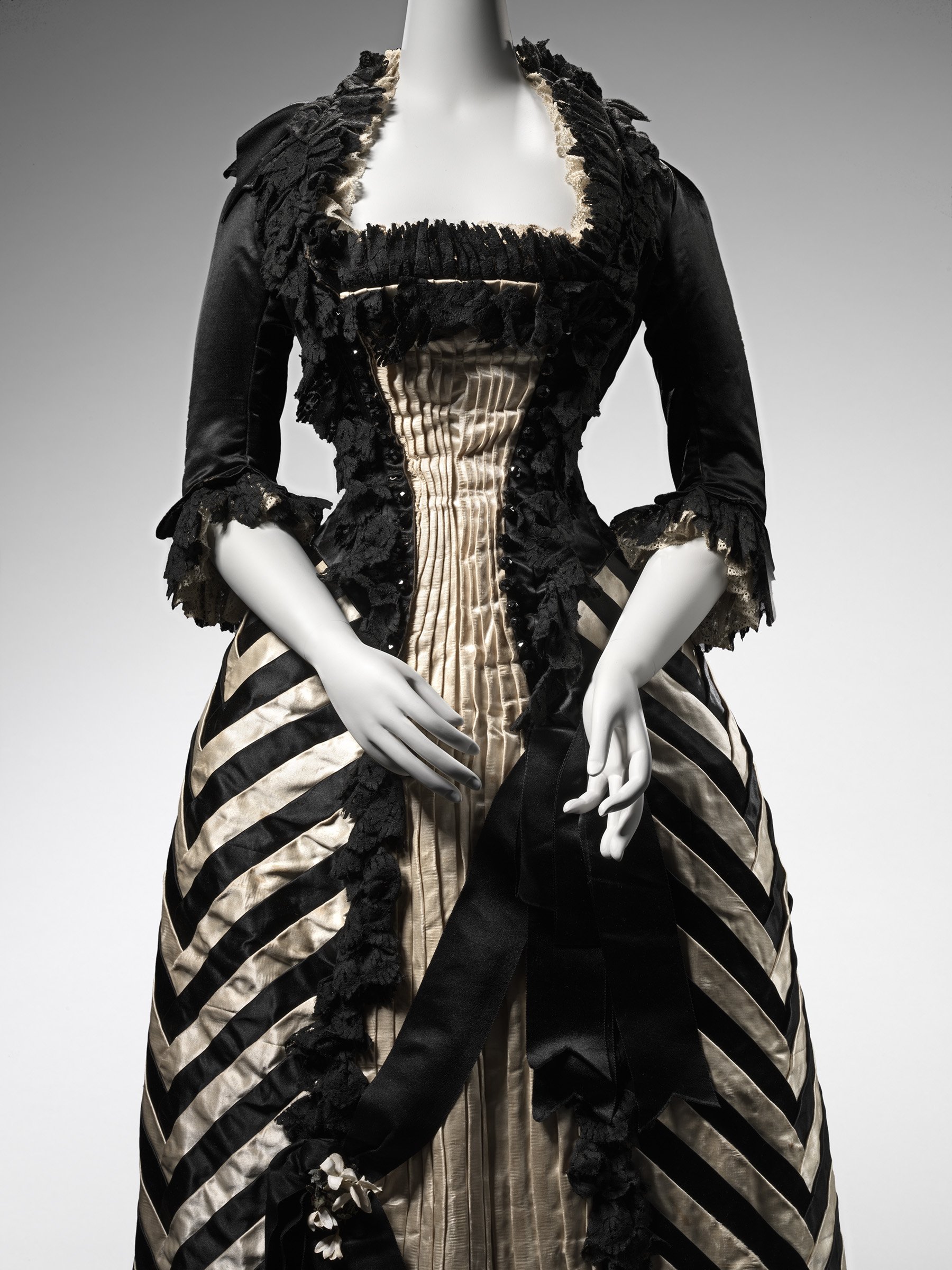 Cheap clearance victorian costumes