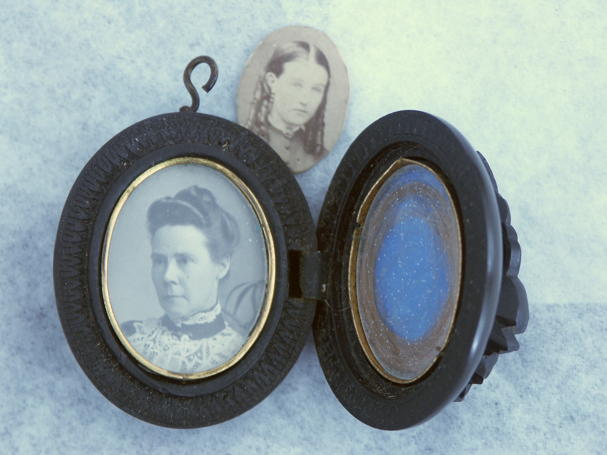 Mourning Locket. Melbourne, c 1880