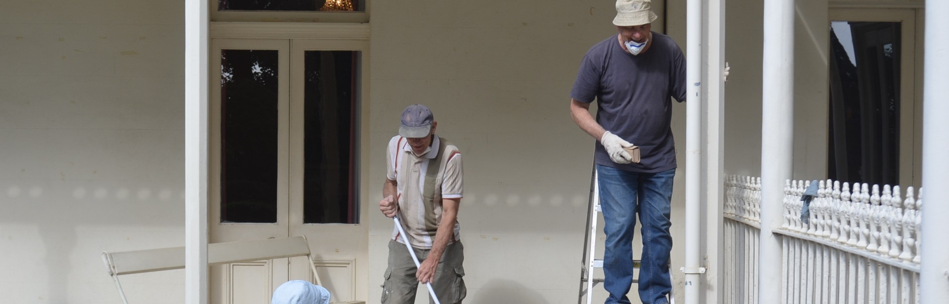 Como_Working_Bee_House banner image