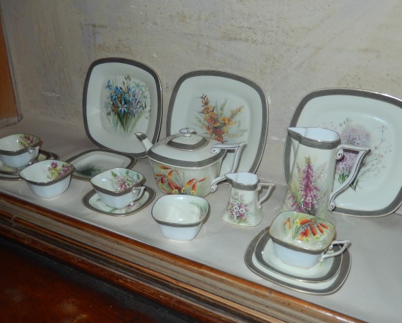 Ellis Rowan Tea set