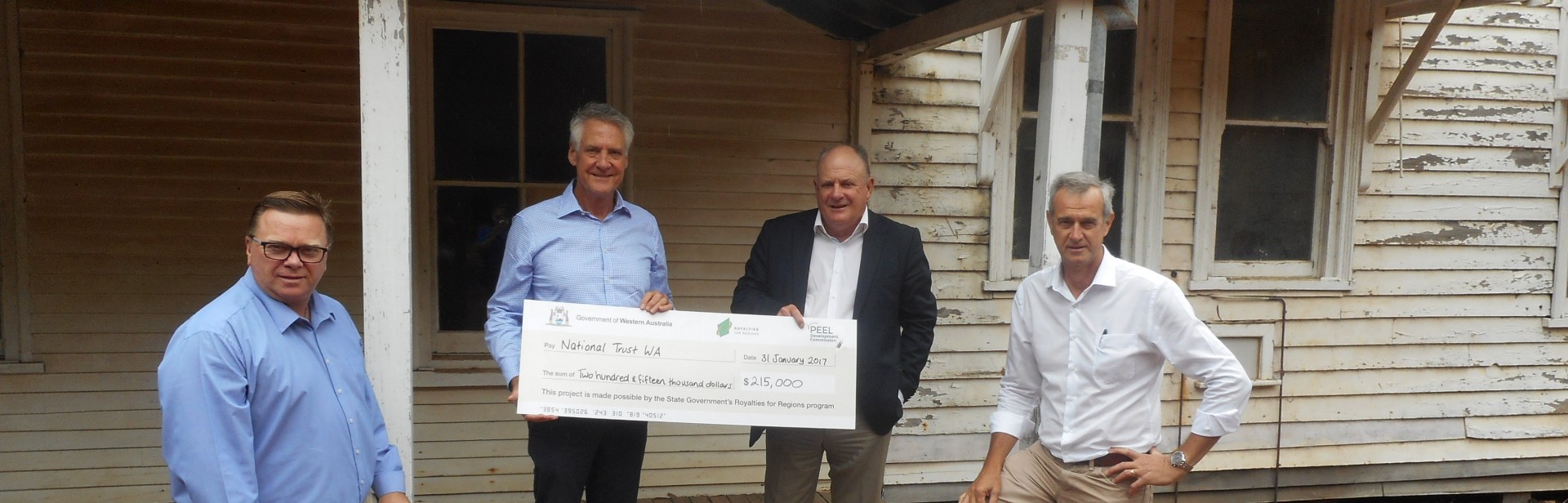 LR Shire Serpentine Jarrahdale President John Erren National Trust of Western Australia CEO Julian Donaldson Peel Development Commission Chairman Paul Fitzpatrick and the Hon Tony Simpson MLA celebrate the funding commitment to the Mill Managers House at Jarrahdale J Kish