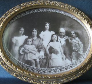 Willy Samson and his Family