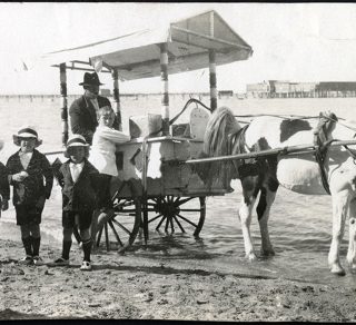 William Schlipalius selling ice-cream on Sorrento beach c.1920