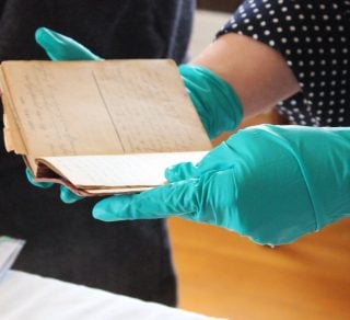Providing advice on heritage on a heritage item