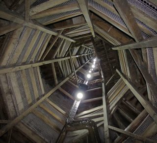 The Shot Tower is Taroona's most distinctive and important landmark, and one of Tasmania's most historical industrial buildings. It has National Trust classification A and is open to the public. <br /><br />The visitor enters at level 4 above the ground and must climb 318 wooden steps to reach the open gallery at the top which gives 360 degree views across Storm Bay, South Arm and surrounding countryside.