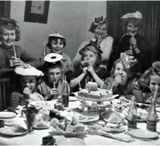 Lyle Street Willoughby birthday party c 1939 related image