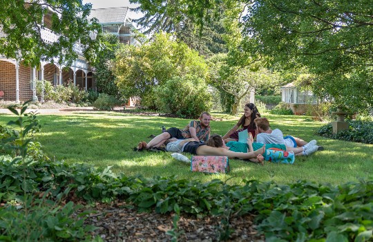 A family picnic at Saumarez Homestead