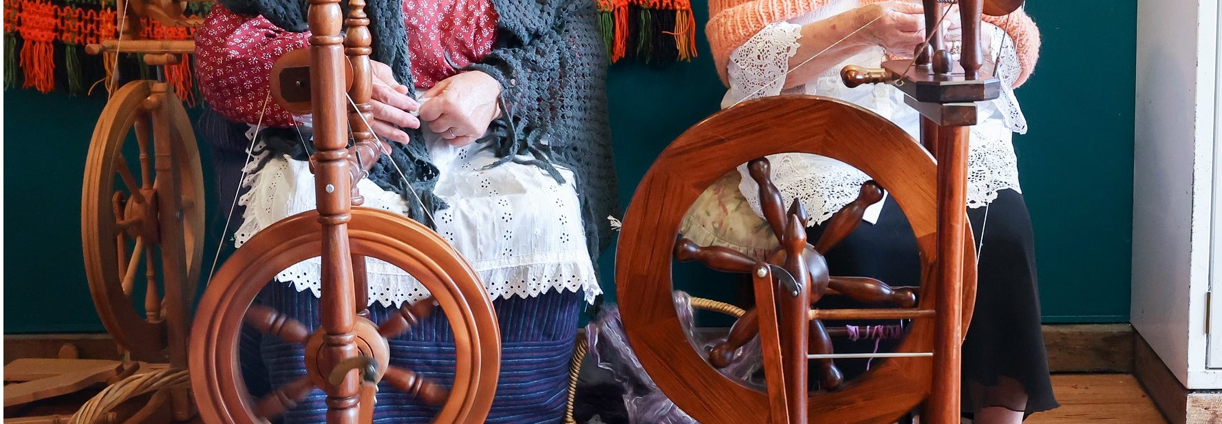 Coal Creek Spinners at Threads Exhibition Opening