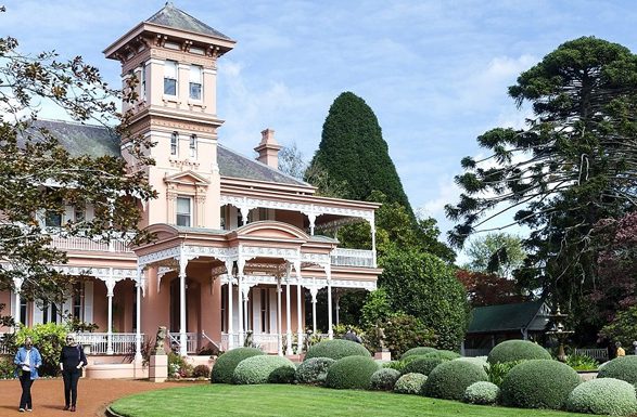 Explore Australia