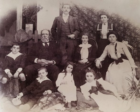17 October: Who's Who? Woodford's Family History
