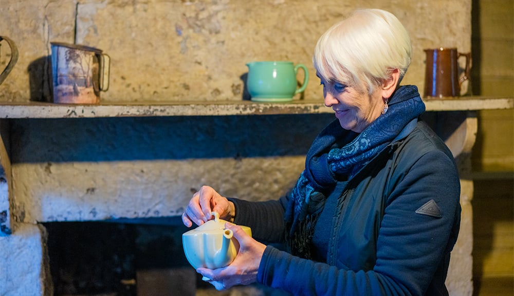A volunteer at Vienna Cottage