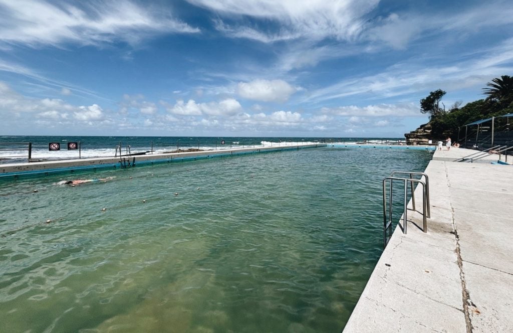 Grant McBride Baths, The Entrance