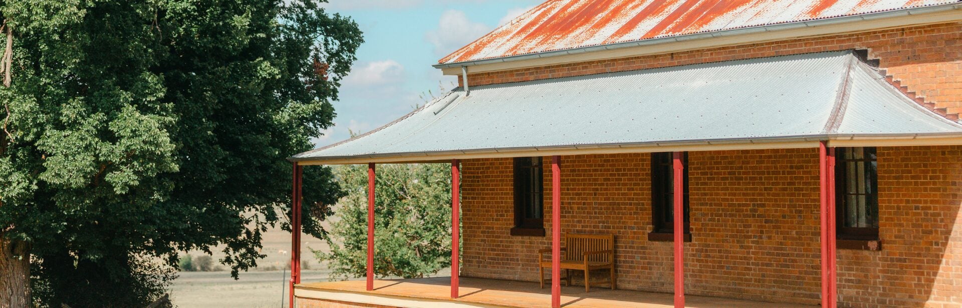 Thomas House The Thomas House on the grounds of Saumarez Homestead in Armidale built in the 1860s and available as accommodation